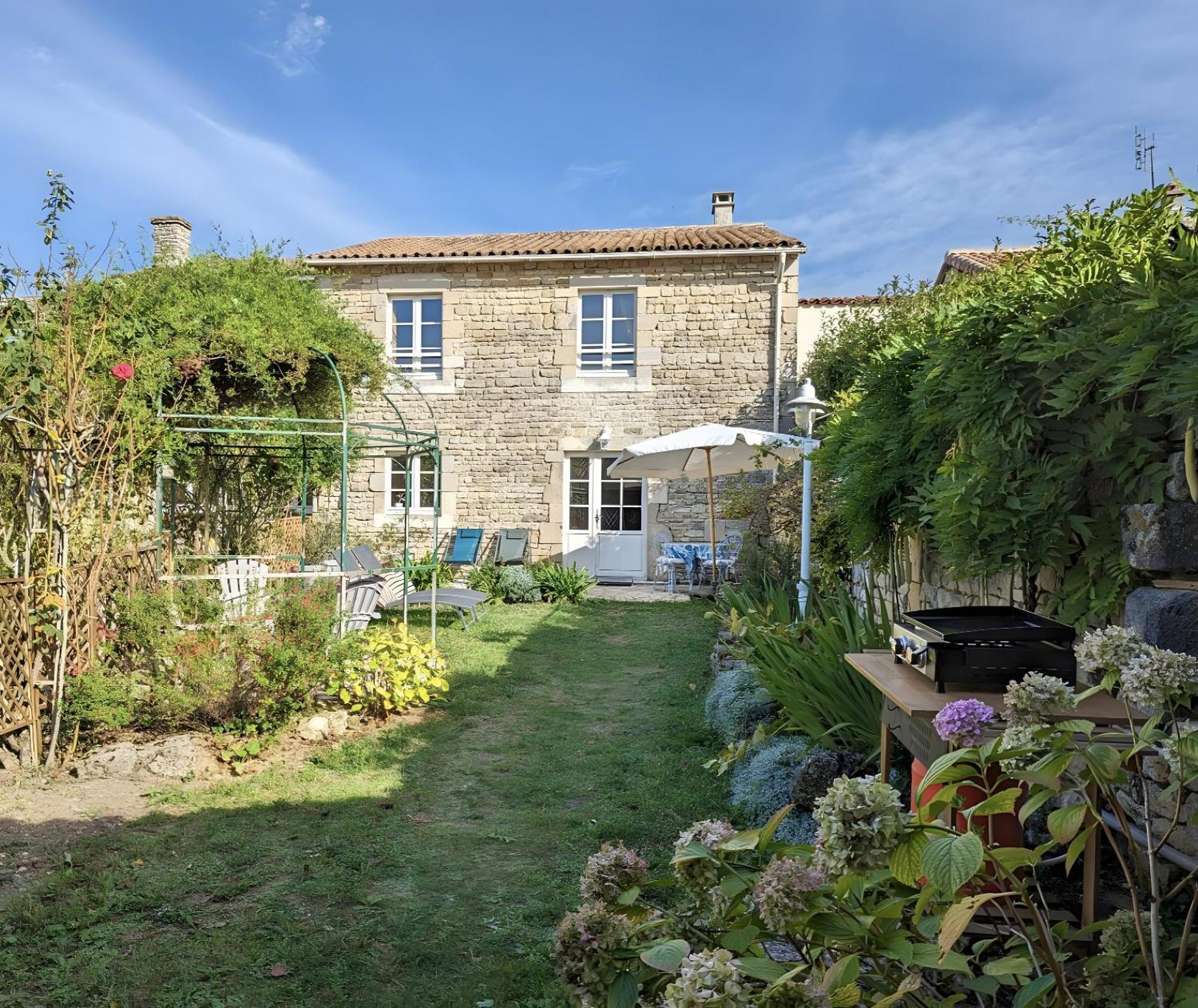 Le Clos Pierreslogis Theil-Rabier Exterior photo